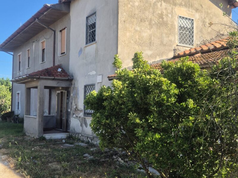 Vendesi Porzione di Podere O.N.C. – Pontinia