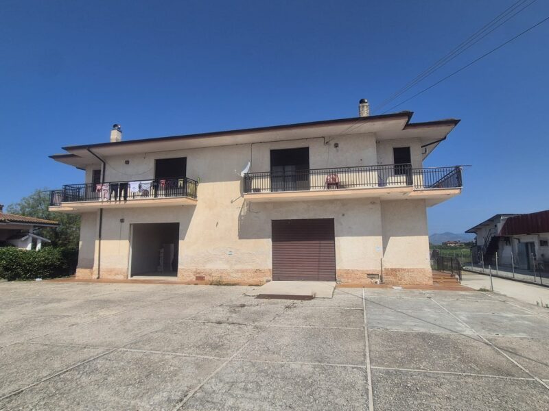 VENDESI APPARTAMENTO – PONTINIA