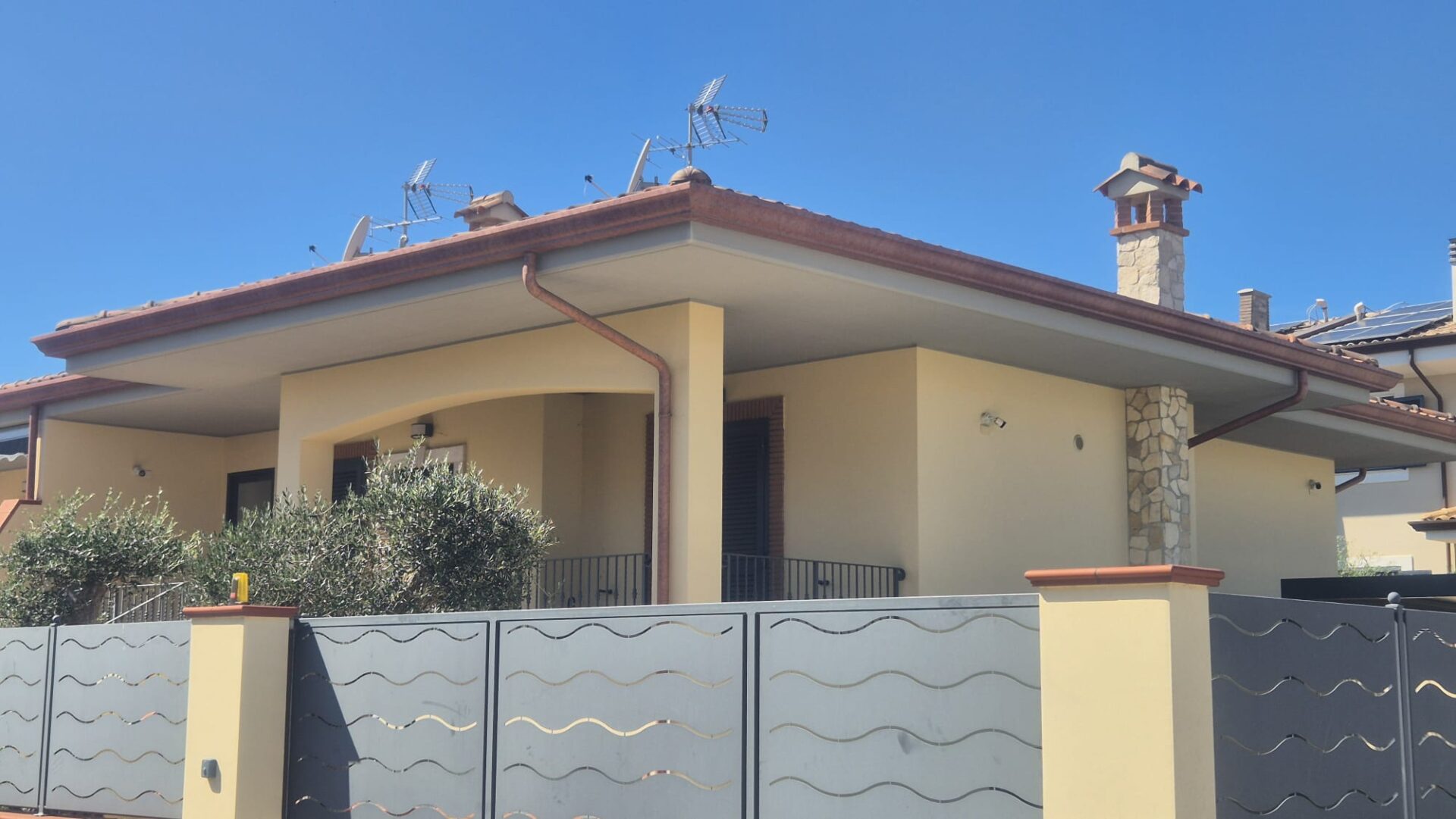 VENDESI VILLINO – ZONA CENTRALE – PONTINIA