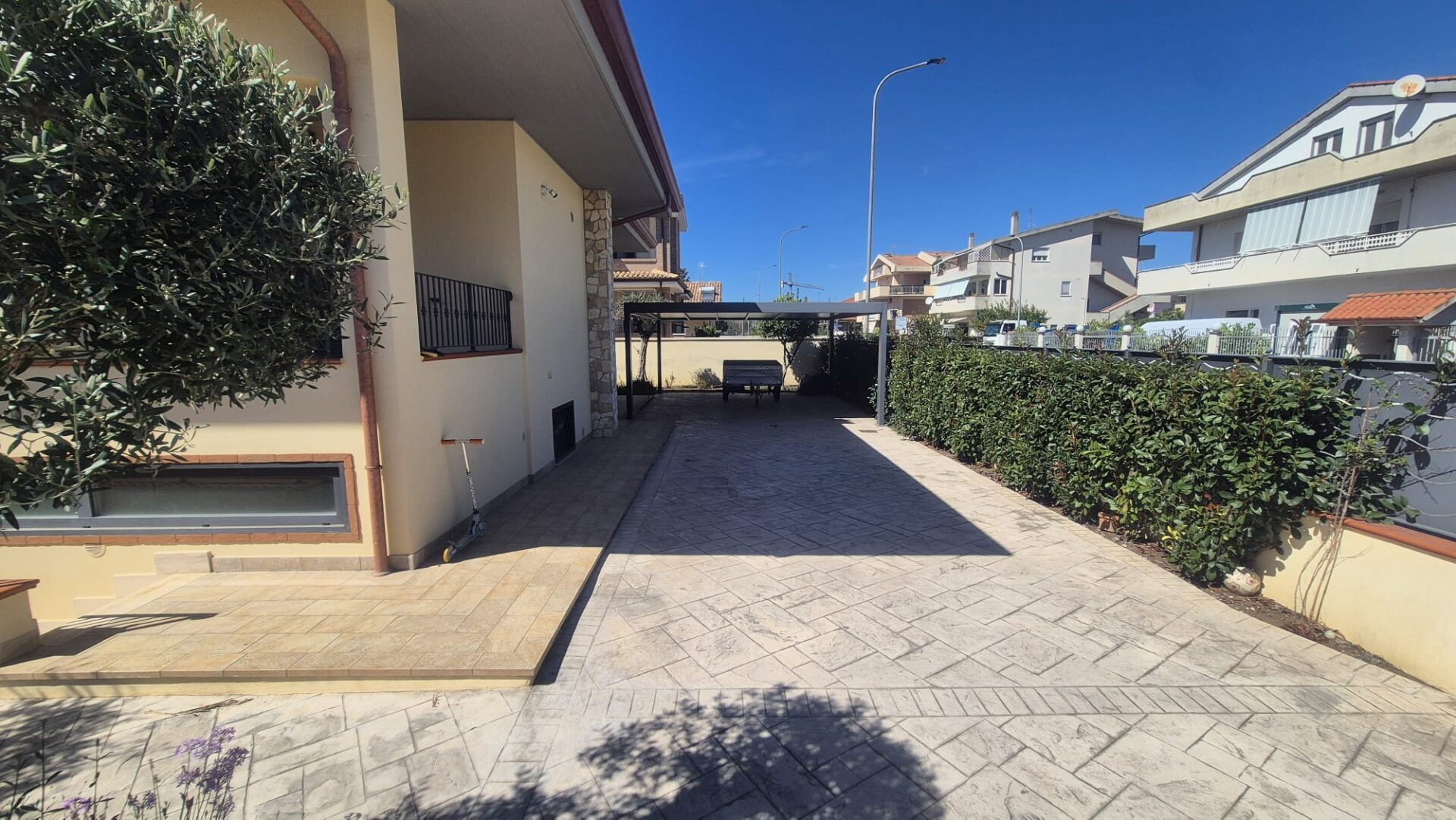 VENDESI VILLINO – ZONA CENTRALE – PONTINIA