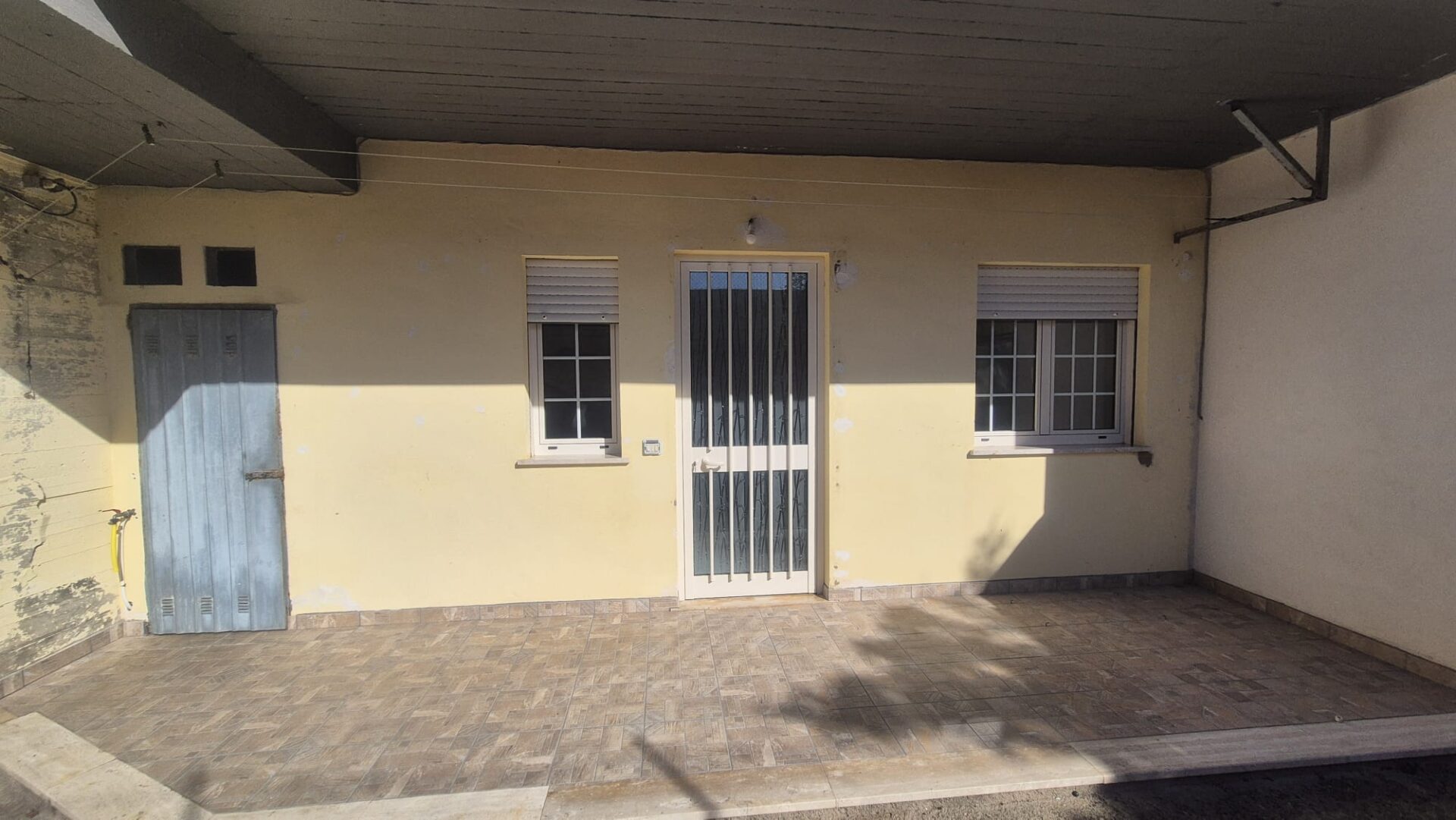 VENDESI UNITA’ IMMOBILIARE AL PIANO SEMINTERRATO- BORGO GRAPPA – LATINA