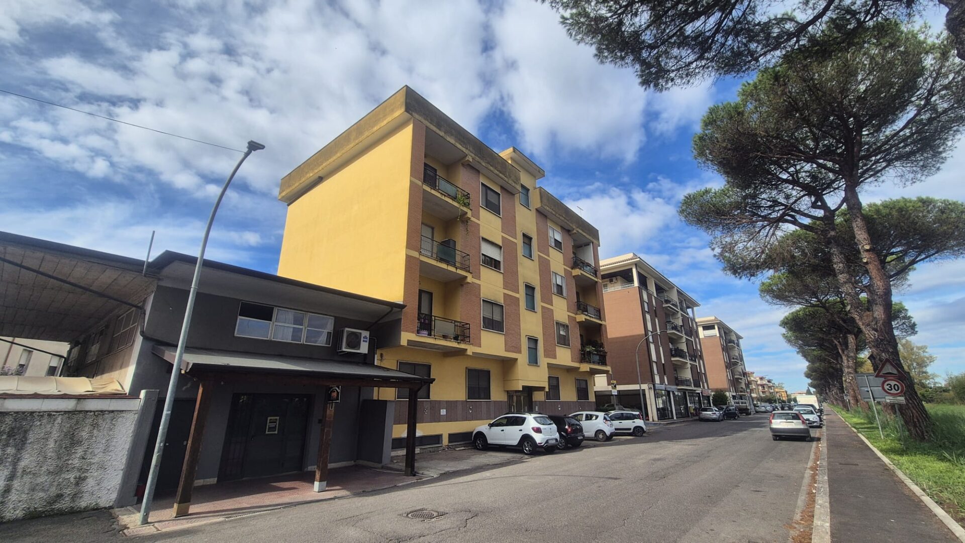 Vendesi appartamento – zona centrale – Pontinia
