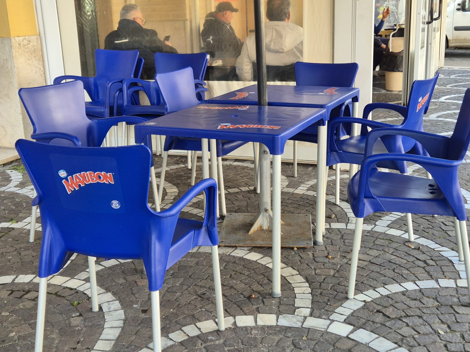 VENDESI ATTIVITA’ DI  BAR E GELATERIA – PONTINIA