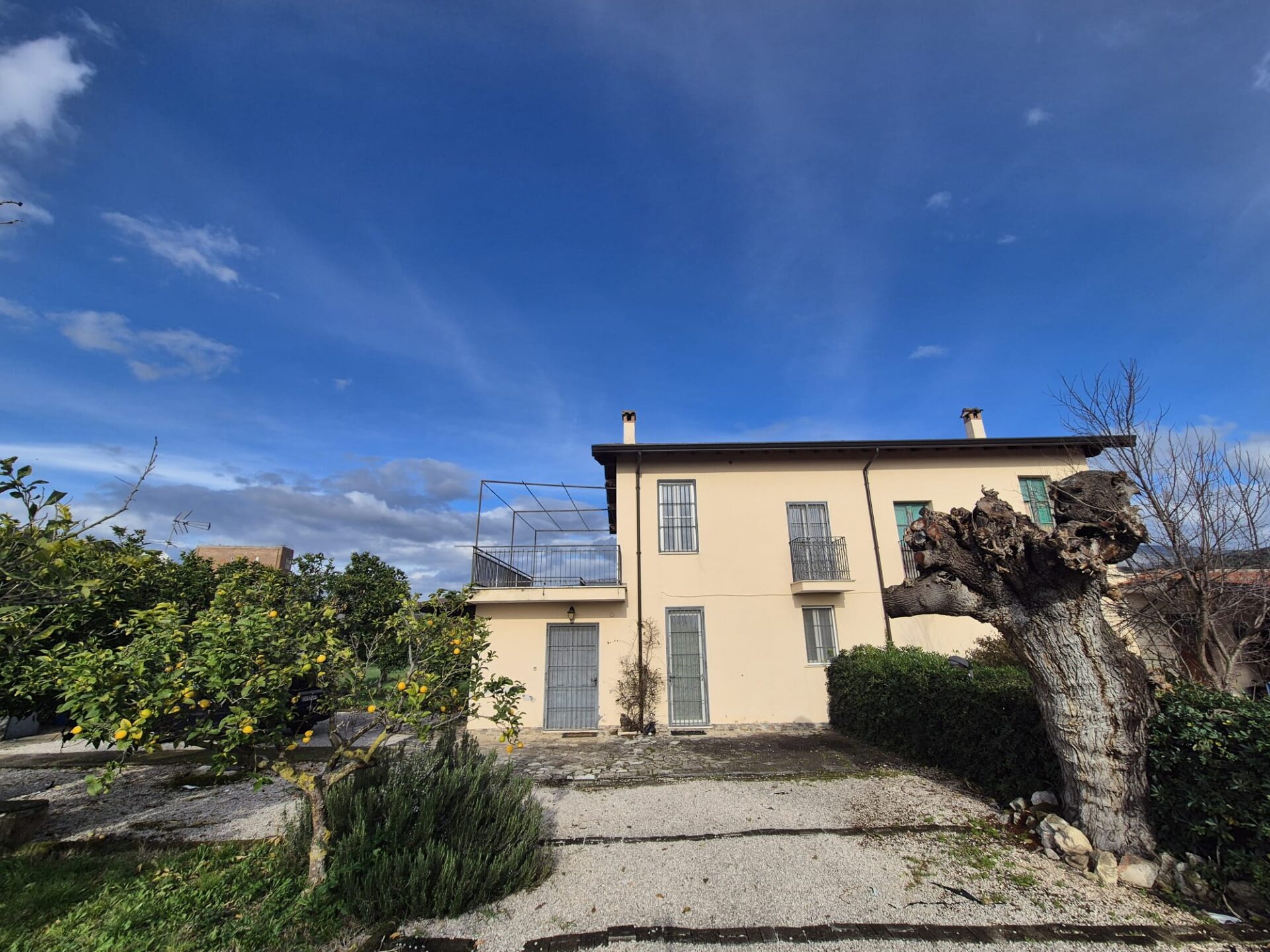 VENDESI CASA INDIPENDENTE – PONTINIA