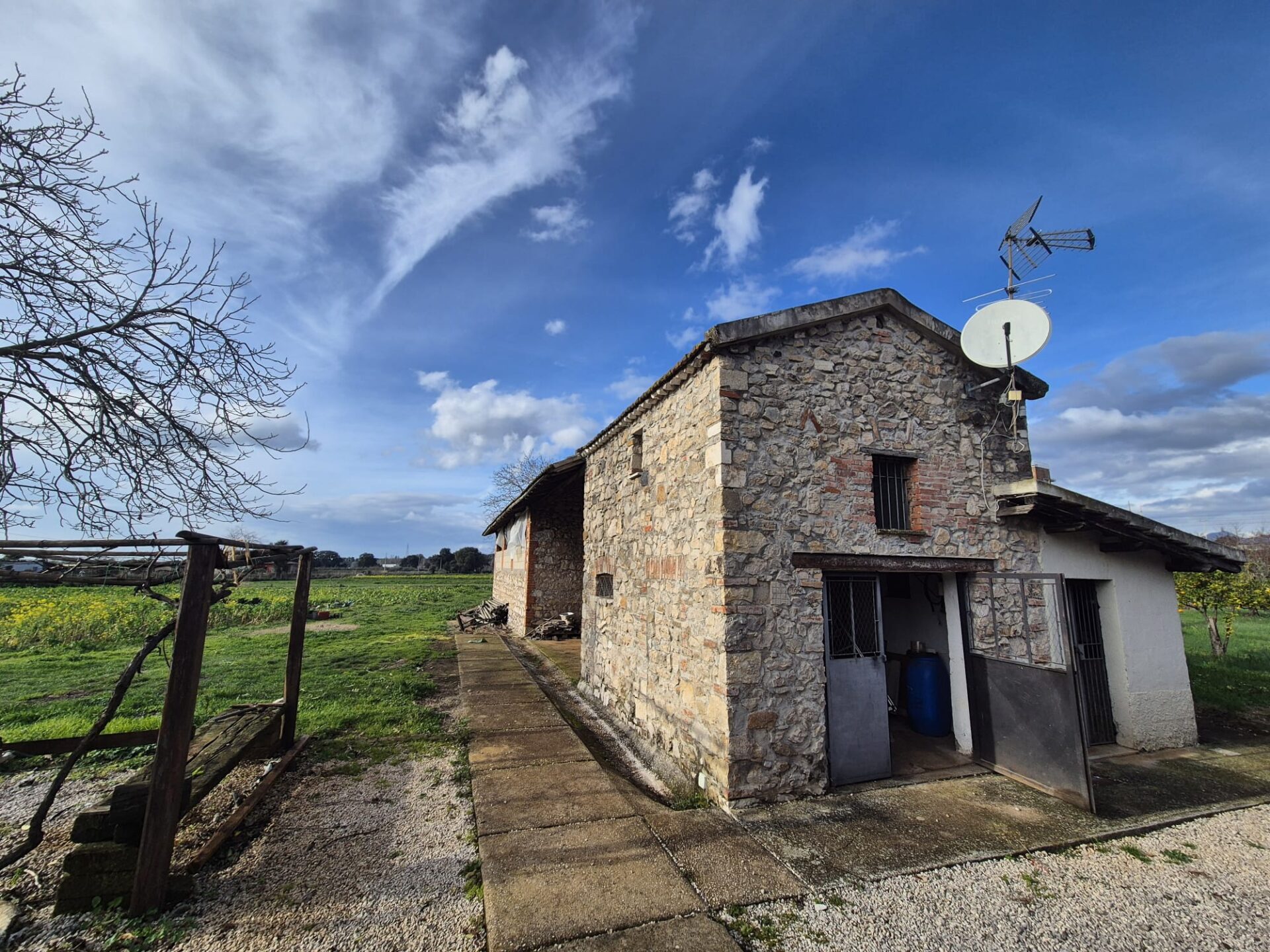 VENDESI CASA INDIPENDENTE – PONTINIA
