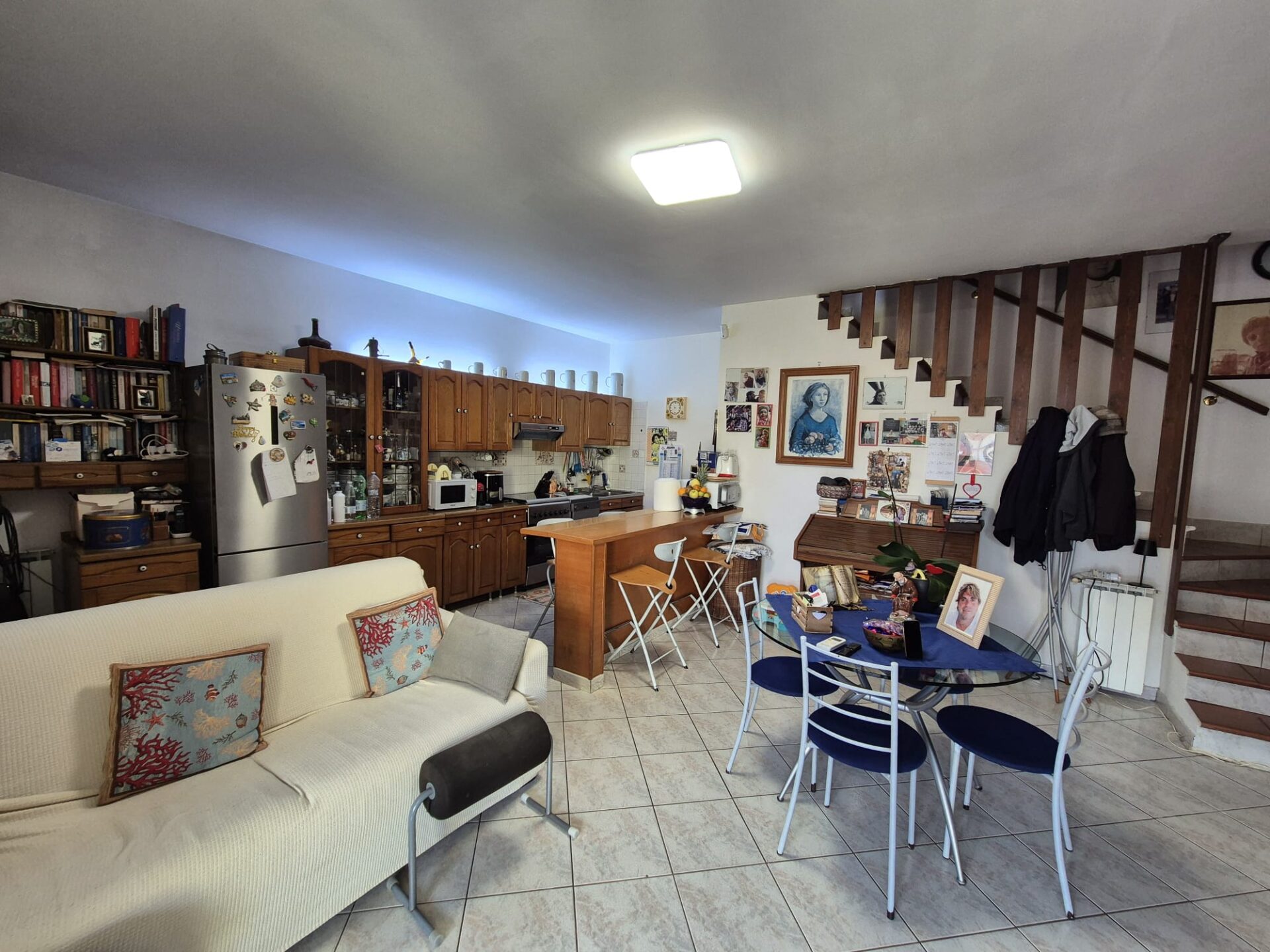 VENDESI PORZIONE DI VILLINO A SCHIERA – LOC. SACRAMENTO- SABAUDIA