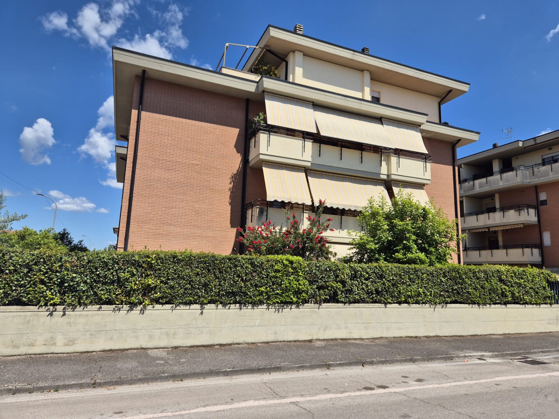 VENDESI APPARTAMENTO- ZONA CENTRALE -PONTINIA