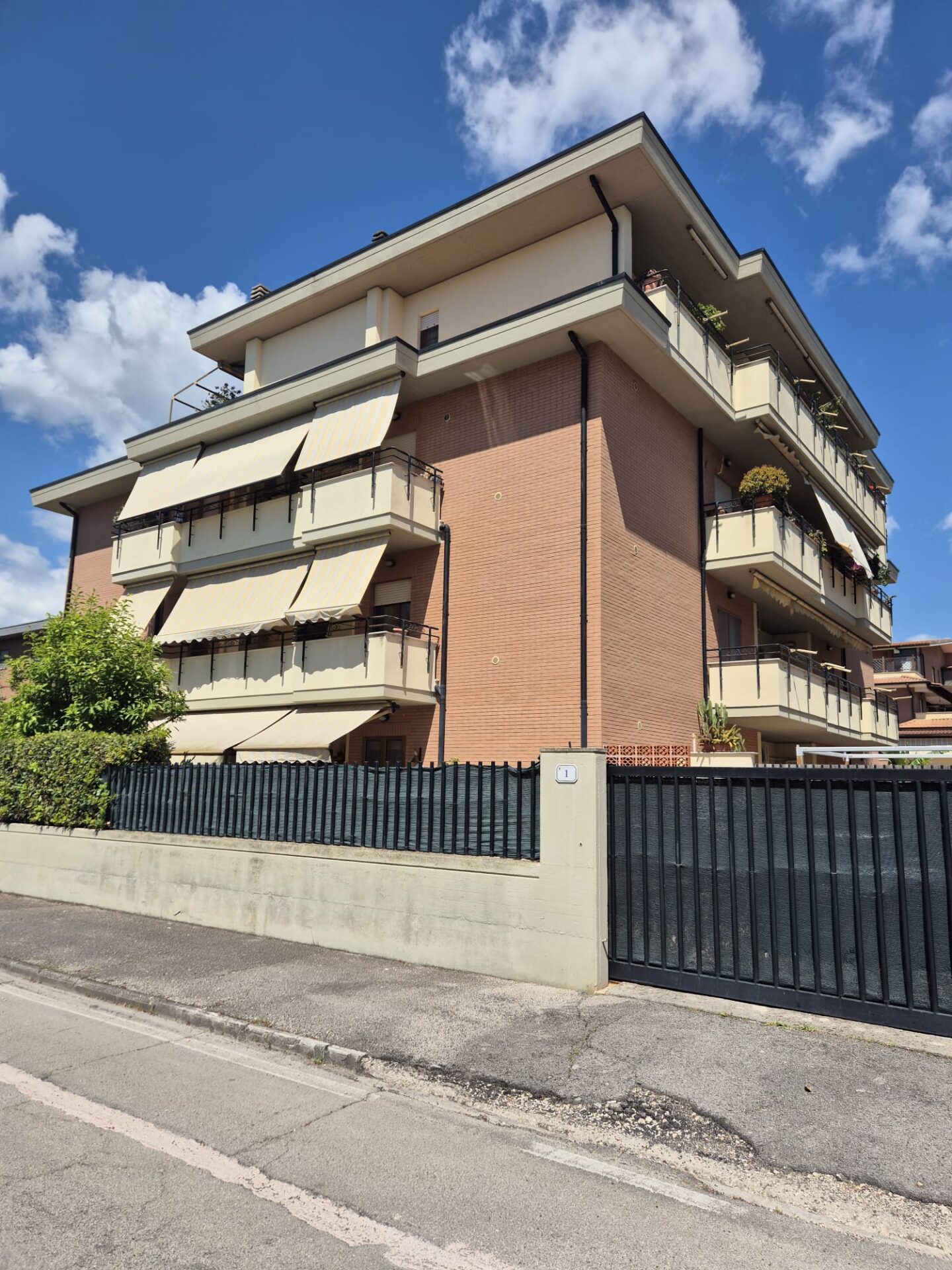 VENDESI APPARTAMENTO- ZONA CENTRALE -PONTINIA